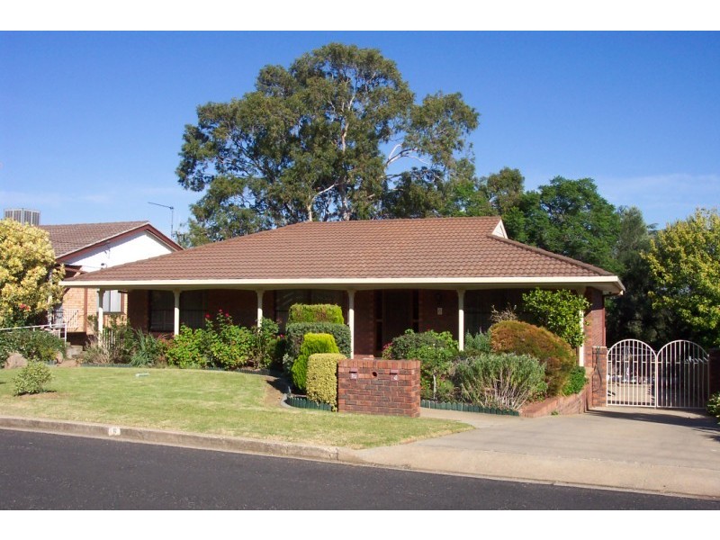 6 Phillips Street, Cowra NSW 2794