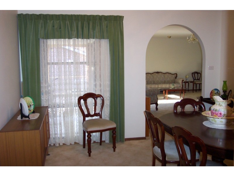 6 Phillips Street, Cowra NSW 2794