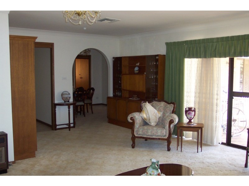 6 Phillips Street, Cowra NSW 2794