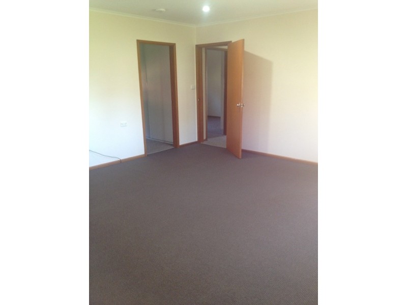 39 Macassar Street, Cowra NSW 2794