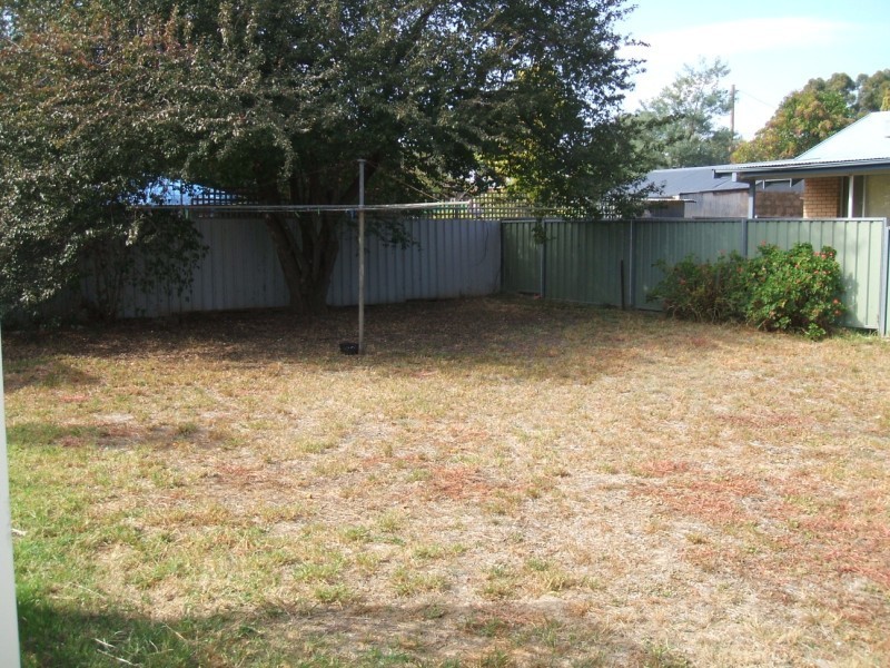 19 Dungaleer Street, Cowra NSW 2794