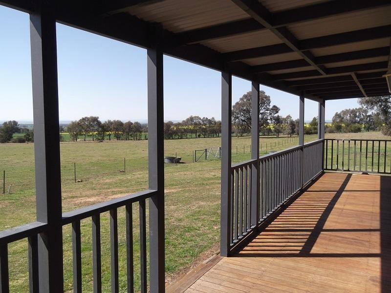 121A Moss Road, Cowra NSW 2794