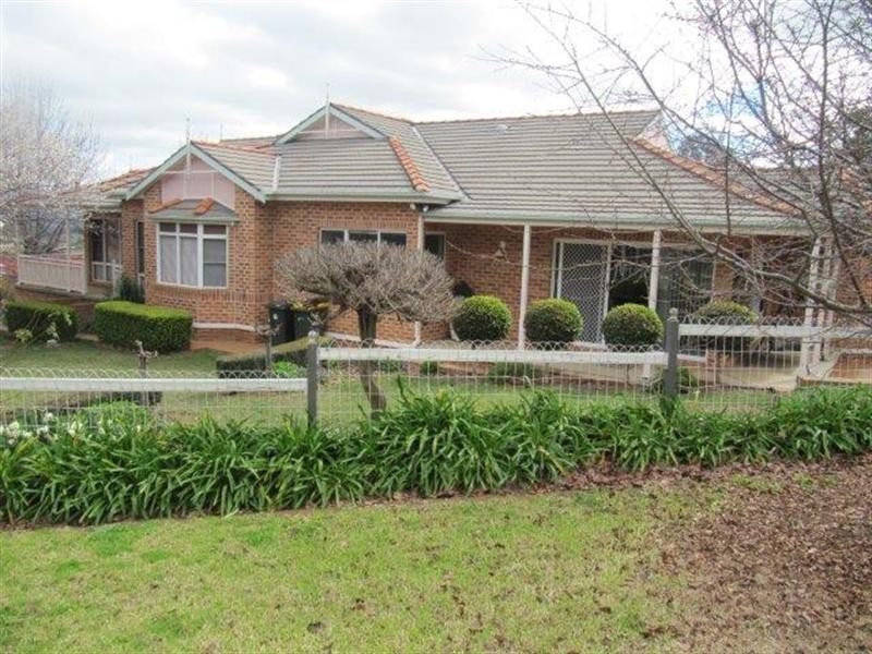 13 banksia Close, Cowra NSW 2794