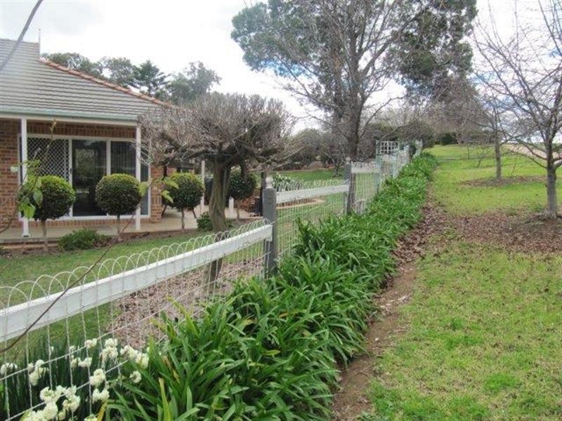 13 banksia Close, Cowra NSW 2794