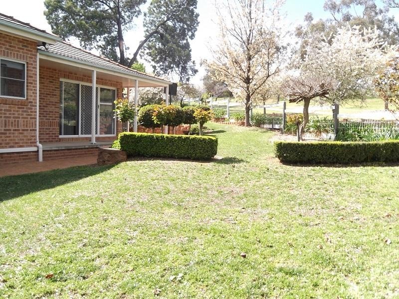13 banksia Close, Cowra NSW 2794
