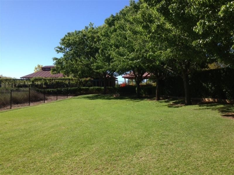13 banksia Close, Cowra NSW 2794