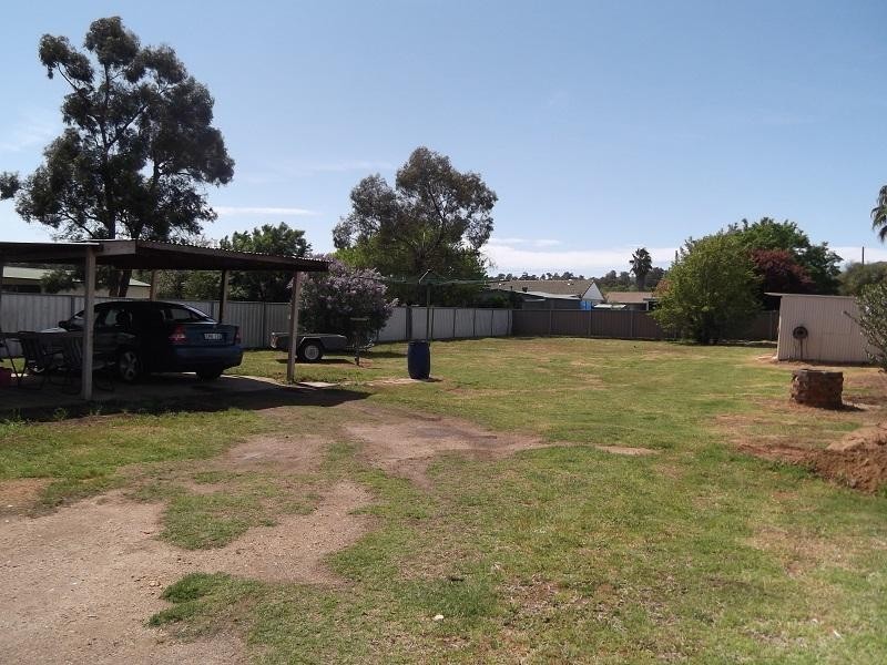 11 Victor Street, Cowra NSW 2794