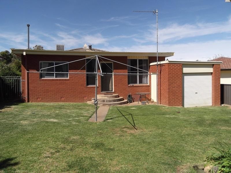 6 Wollowra Street, Cowra NSW 2794