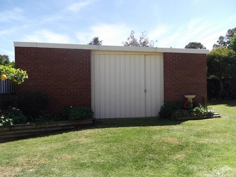 6 Wollowra Street, Cowra NSW 2794