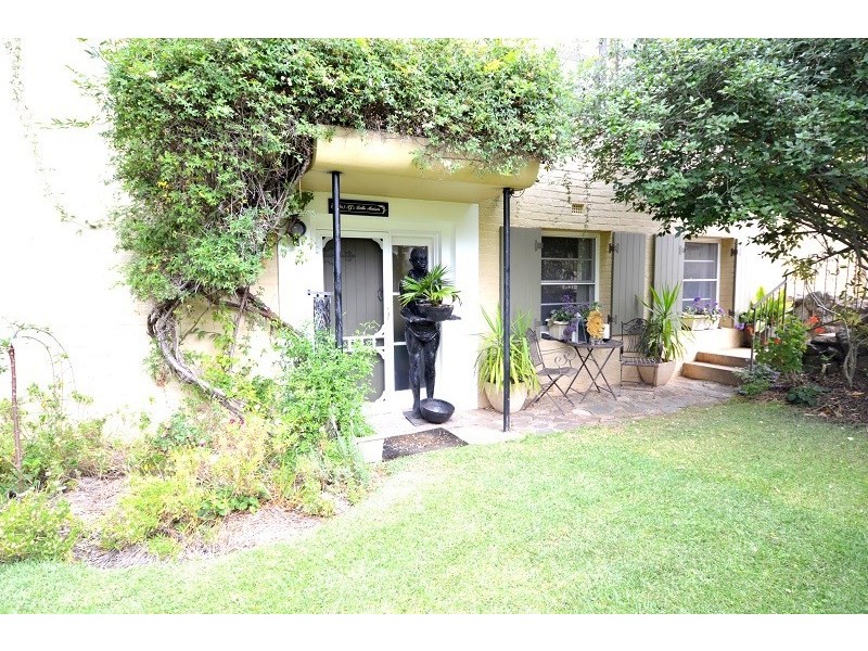 7 Carleton Street, Cowra NSW 2794