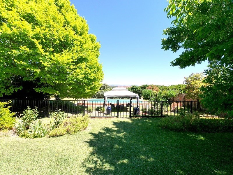 7 Carleton Street, Cowra NSW 2794