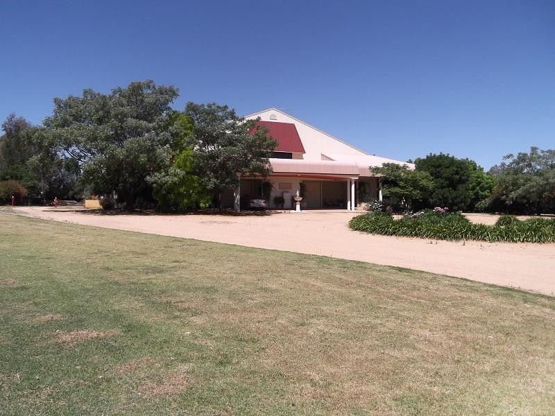 76-80 Young Road, Cowra NSW 2794