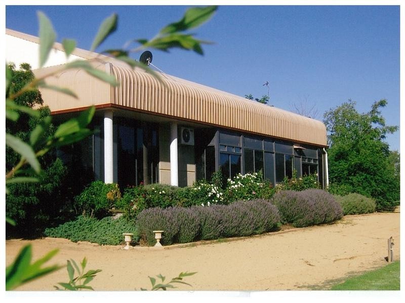 76-80 Young Road, Cowra NSW 2794