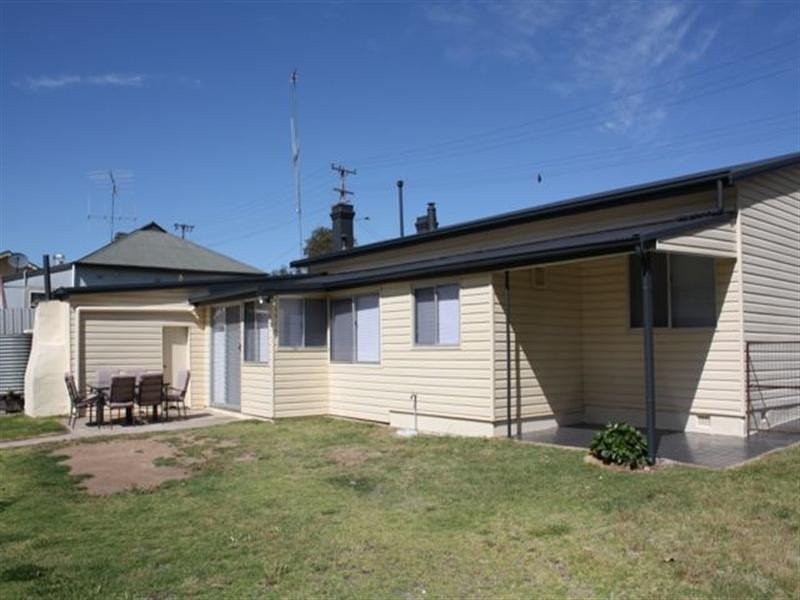 57 Fitzroy Avenue, Cowra NSW 2794