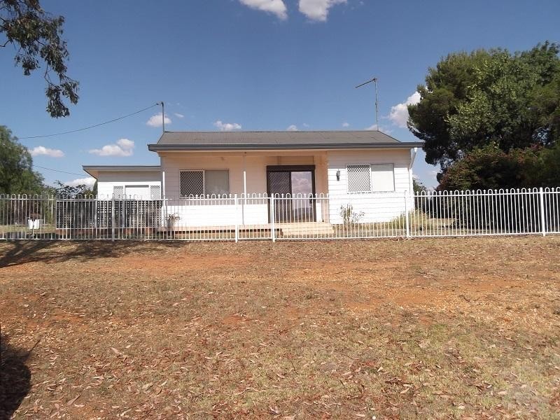 67 Airport Road, Cowra NSW 2794