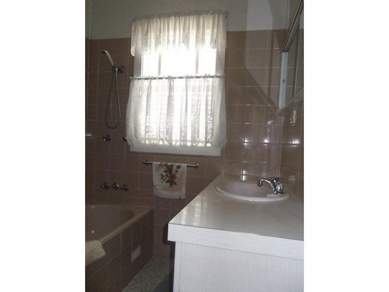 51 Redfern Street, Cowra NSW 2794