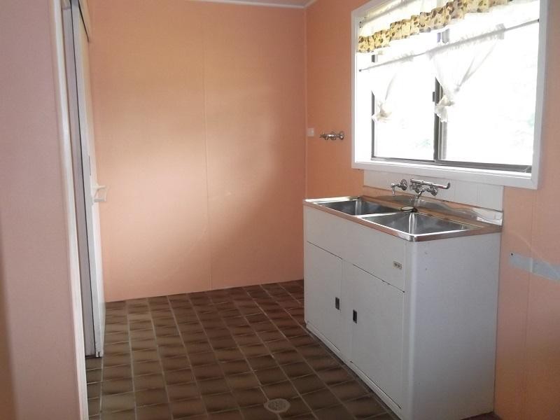 16 Elizabeth Avenue, Cowra NSW 2794