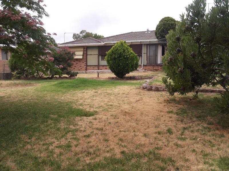 16 Elizabeth Avenue, Cowra NSW 2794