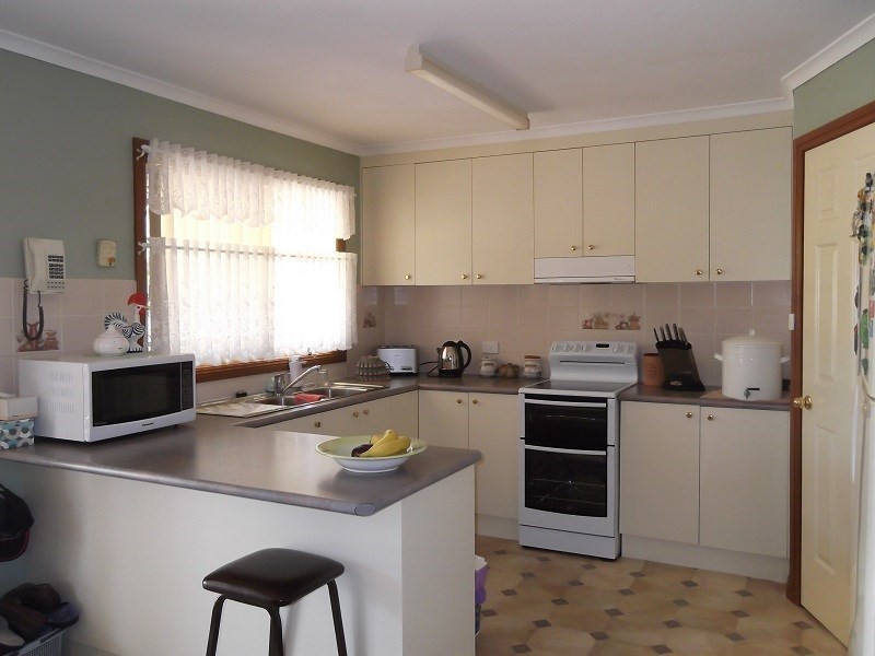 54 Dawson Drive, Cowra NSW 2794