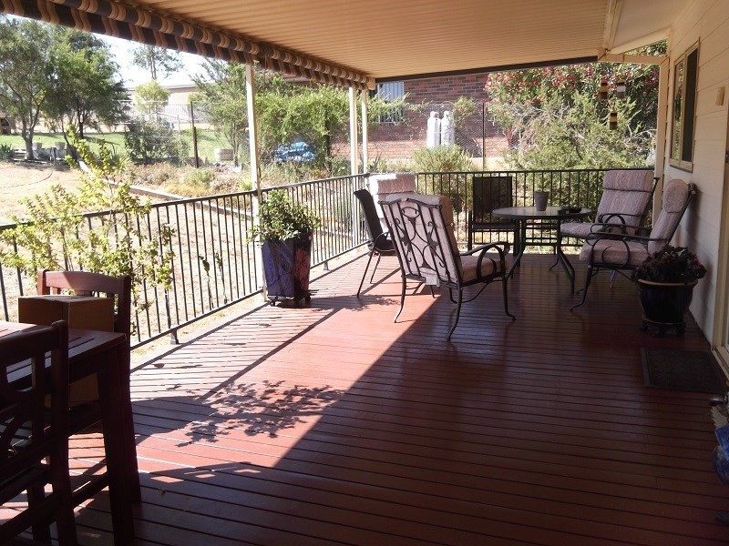 54 Dawson Drive, Cowra NSW 2794