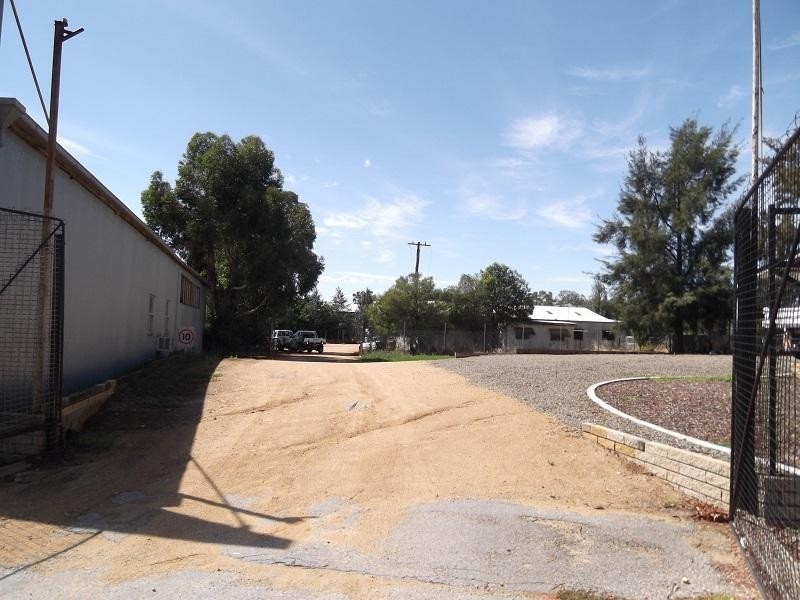 38 Young Road, Cowra NSW 2794