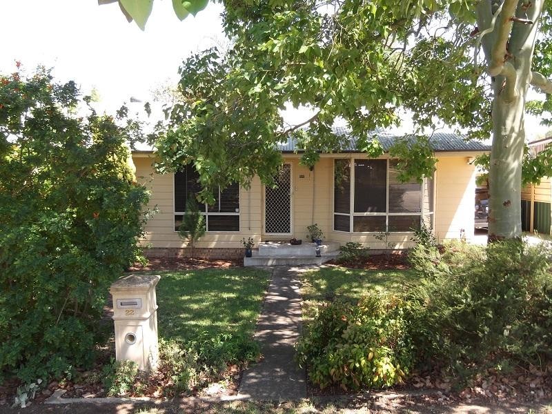 22 Chapman Street, Cowra NSW 2794