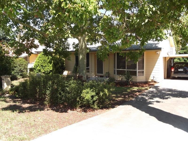 22 Chapman Street, Cowra NSW 2794