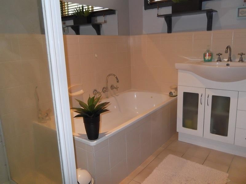 22 Chapman Street, Cowra NSW 2794