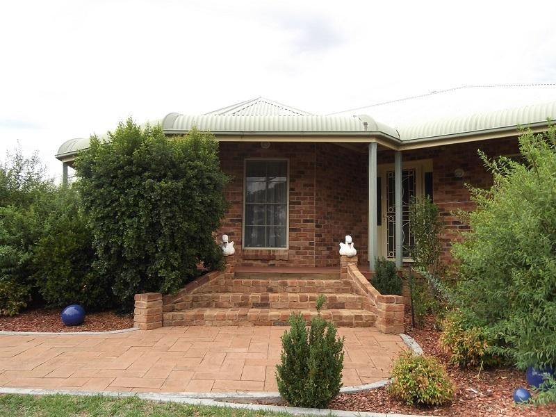 91 Waratah Street, Cowra NSW 2794