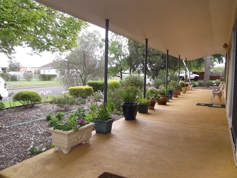 23 Cooyal Street, Cowra NSW 2794