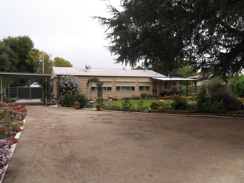 23 Cooyal Street, Cowra NSW 2794