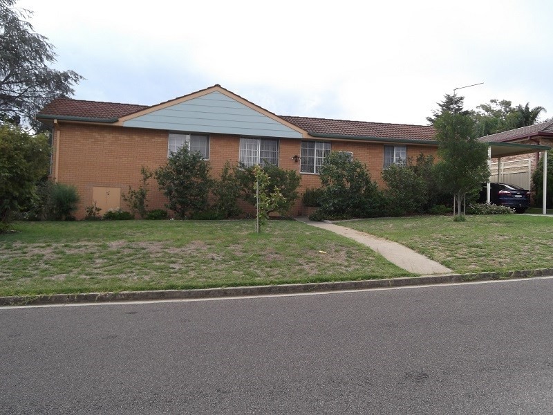 18 Yaldara Crescent, Cowra NSW 2794