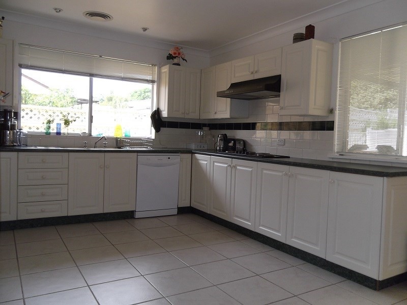 18 Yaldara Crescent, Cowra NSW 2794