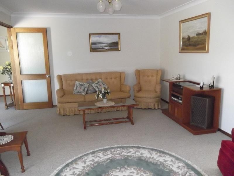 6 Narang Place, Cowra NSW 2794