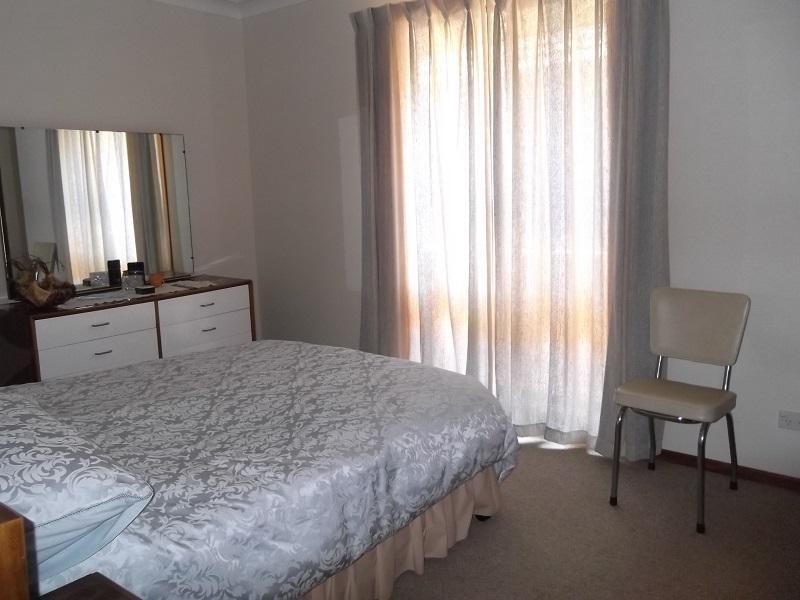 6 Narang Place, Cowra NSW 2794