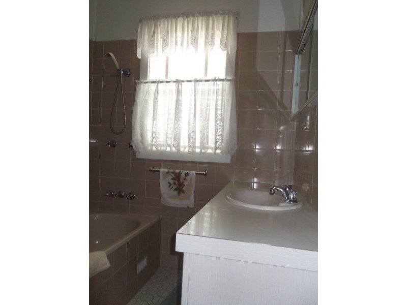 51 Redfern Street, Cowra NSW 2794