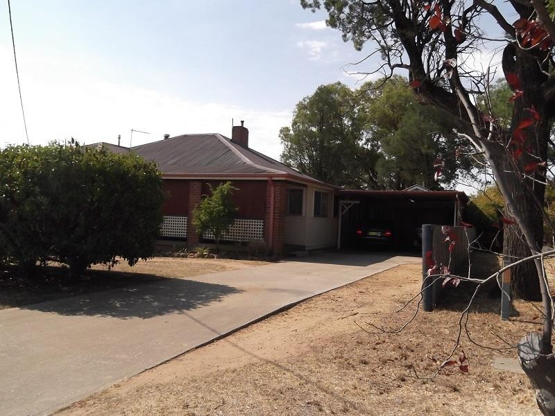 40 Eulo Street, Cowra NSW 2794