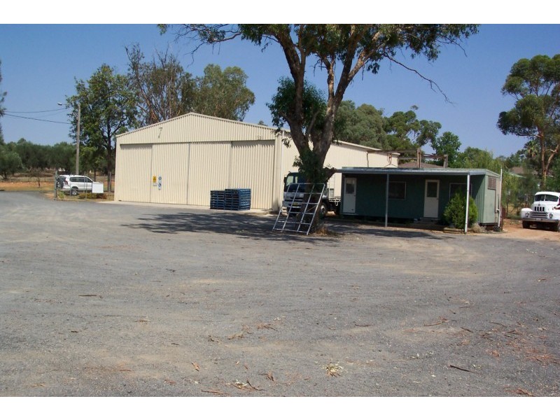 31 Grenfell Road, Cowra NSW 2794