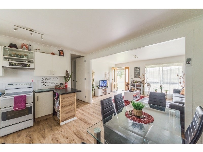 24 Pridham Street, Cowra NSW 2794