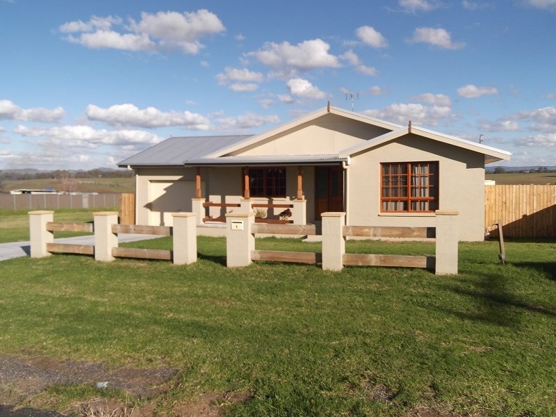 8 Taragala Street, Cowra NSW 2794