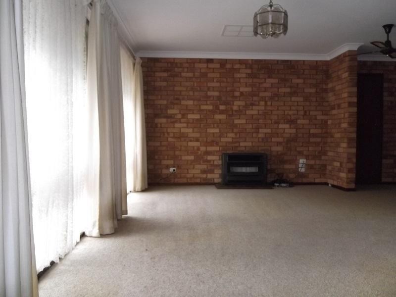 4 Hanna Street, Cowra NSW 2794