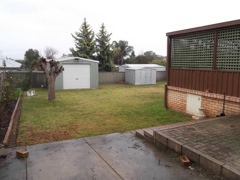 4 Hanna Street, Cowra NSW 2794