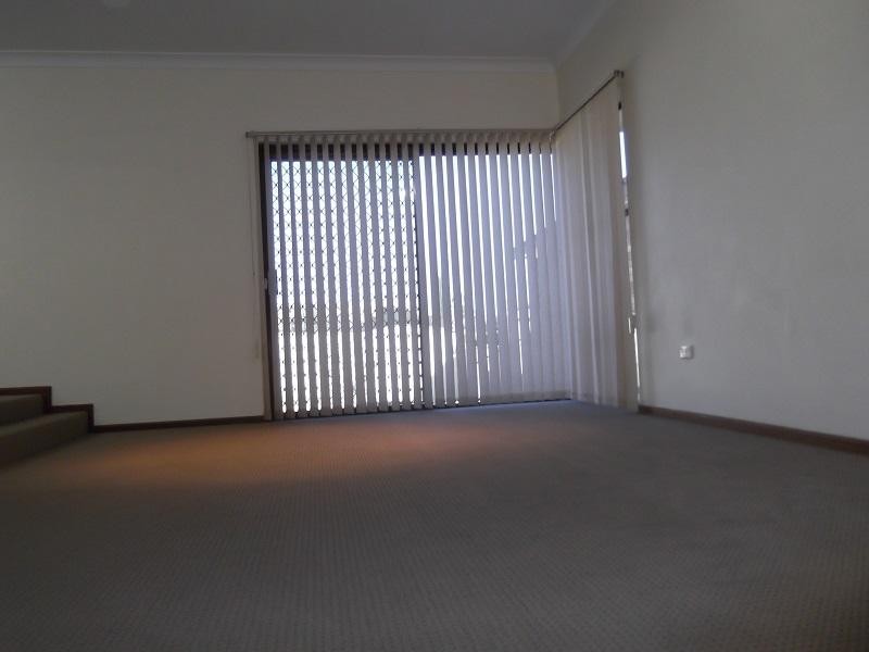 15 Yaldara Crescent, Cowra NSW 2794