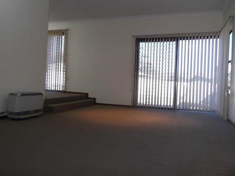 15 Yaldara Crescent, Cowra NSW 2794