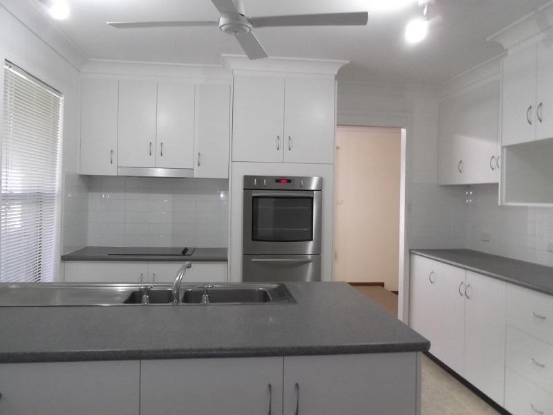 15 Yaldara Crescent, Cowra NSW 2794