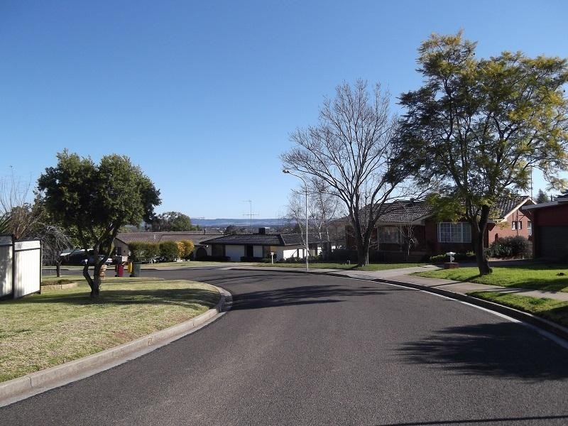 15 Yaldara Crescent, Cowra NSW 2794