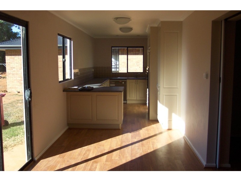 33 Lyall Street, Cowra NSW 2794