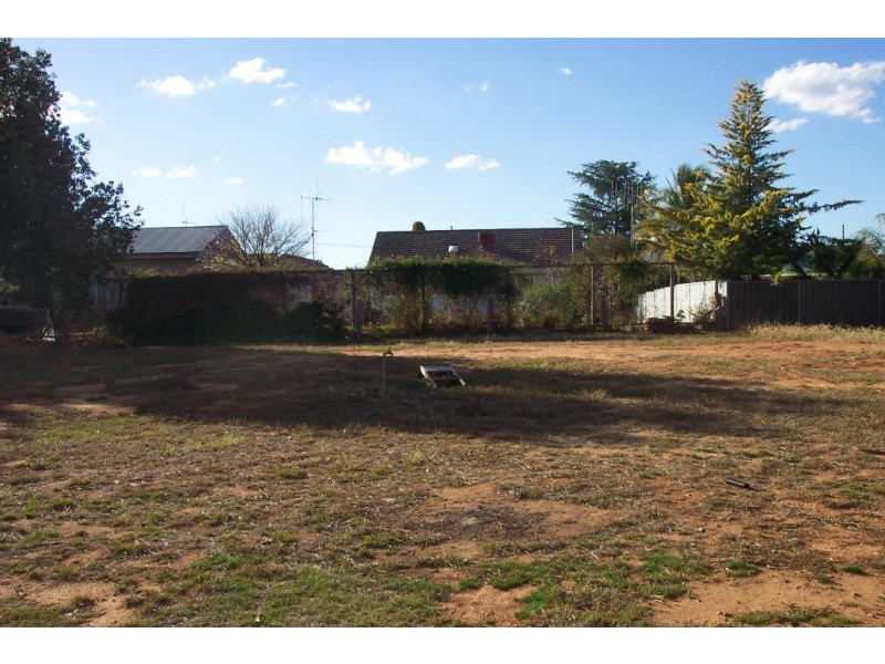 33 Lyall Street, Cowra NSW 2794