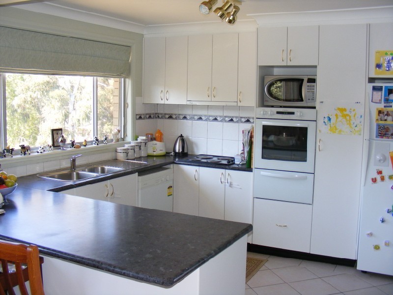 4 Taronga Drive, Cowra NSW 2794