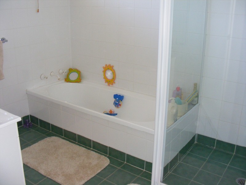 4 Taronga Drive, Cowra NSW 2794